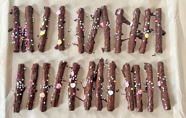 『じゃがチョコ』を作る写真（撮影：エニママ）