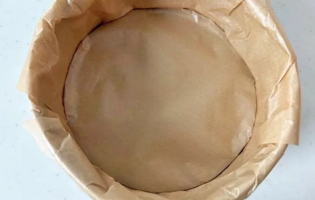 『簡単スポンジケーキ』のケーキ型の写真（撮影：エニママ）