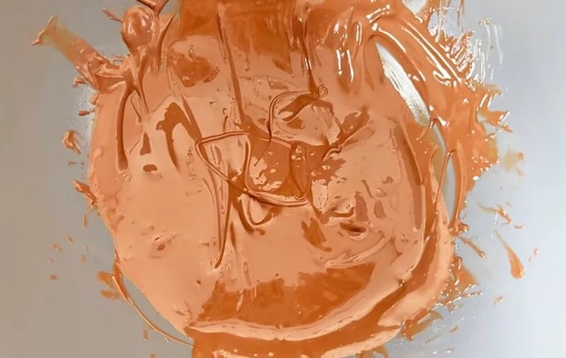 『材料3つのシェアガトーショコラ』のチョコレートを溶かす写真（撮影：エニママ）