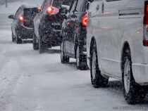 スタッドレスタイヤ、夏も交換せずにそのまま走り続けているとどうなる？　メーカーに聞いてみた