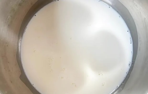 『牛乳寒天』を作る写真（撮影：エニママ）