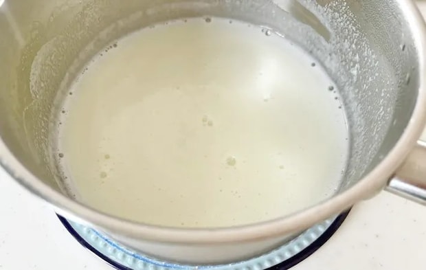 『牛乳寒天』を作る写真（撮影：エニママ）