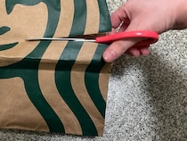 ティッシュをたくさん使う時期に　便利で快適な紙袋のティッシュケースを作ってみた