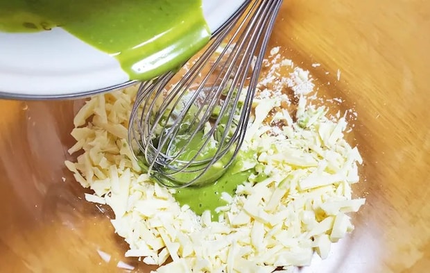 『“香る抹茶ラテ”の生チョコ』を作る写真（撮影：エニママ）