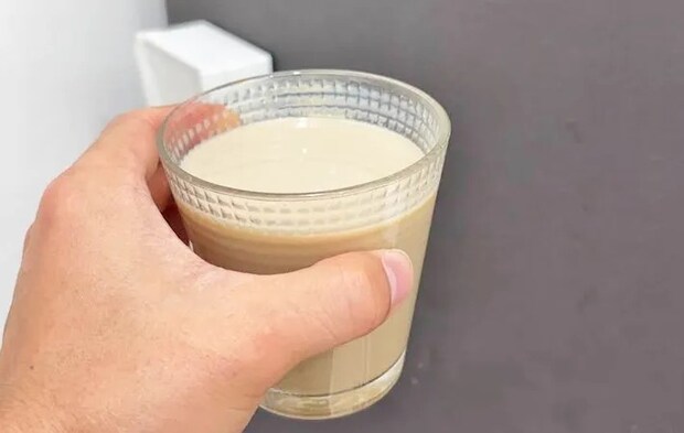 『ほうじ茶ラテで作るプリン』を作る写真（撮影：キジカク）