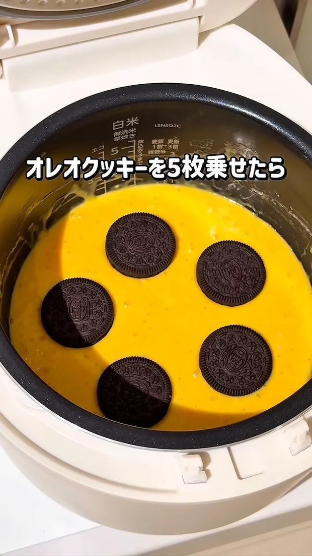 オレオなどケーキの材料の写真