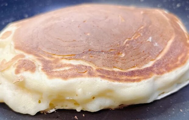 『ヨーグルト入りホットケーキ』を作る写真（撮影：キジカク）