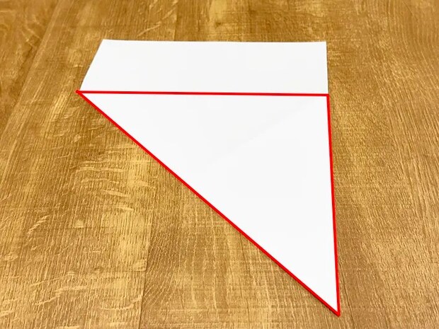 A4用紙に三角形の図形を追加している画像（撮影：grapeライフハック編集部）