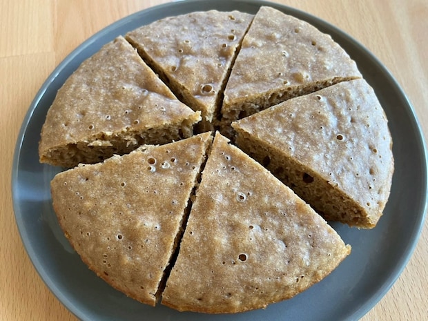 ホットケーキミックスに『2本』入れてみて！　簡単ケーキの“味つけ”に使ったのは…