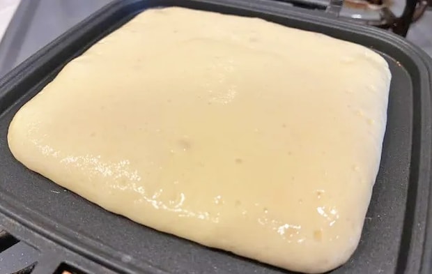 『10円パン』を作る写真（撮影：エニママ）