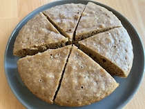 ホットケーキミックスに『2本』入れてみて！　簡単ケーキの“味つけ”に使ったのは…