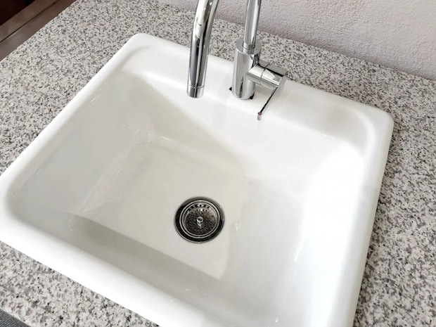 捨てる前の『トイレットペーパーの芯』が…　まさかの掃除グッズ化に「目からウロコ」【水回り対策4選】