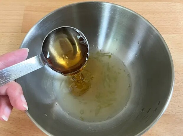 調味料を混ぜたレモン果汁の写真（撮影：grapeフード編集部）