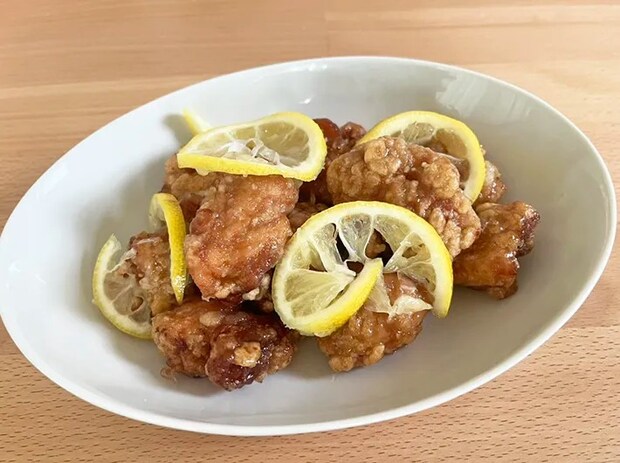 冷凍から揚げで作る、レモンチキンの完成写真（撮影：grapeフード編集部）