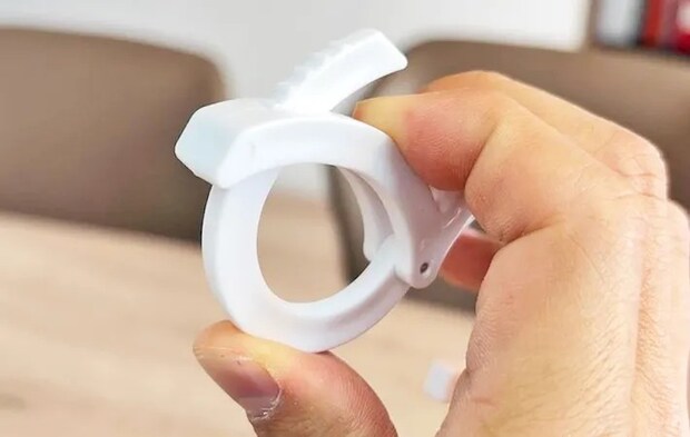 『ダイソー しっかりとまるＳ字フック』の写真（撮影：キジカク）