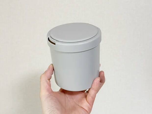 『ワンタッチ綿棒ケース』の画像（撮影：grapeライフハック編集部）