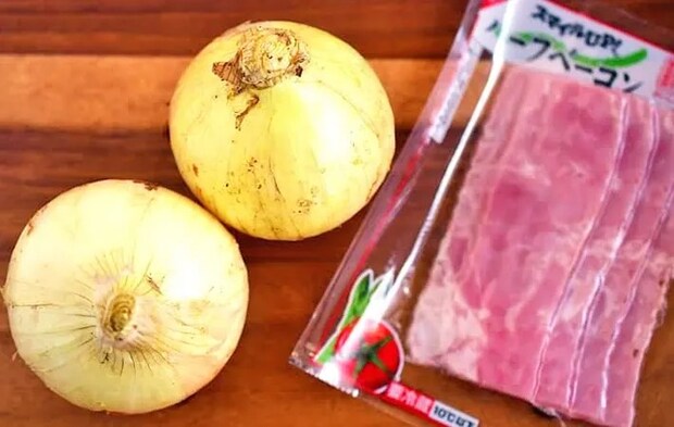 『新タマネギとベーコン』の写真（撮影：小泉明代）