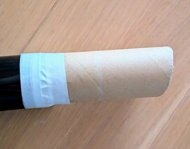 マスキングテープで固定した自作ノズル（撮影：grapeライフハック編集部）