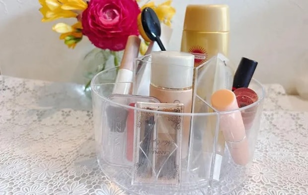 『ダイソー 回転できる透明収納ケース』の使用写真（撮影：キジカク）