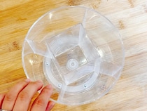 狭いところに収納スペース誕生！　110円の回るグッズに「取りやすい」【ダイソー】