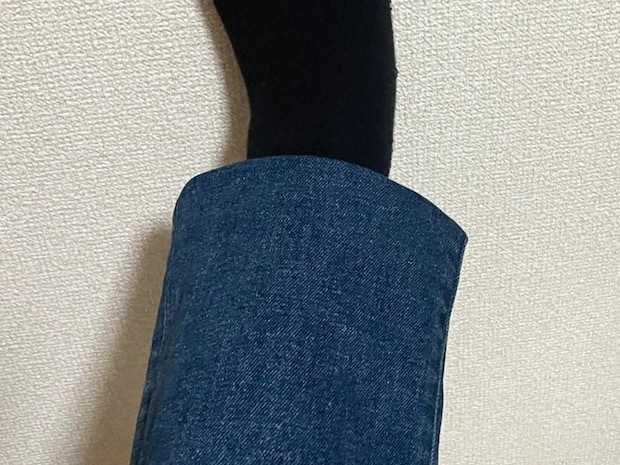 縫わずに『裾上げ』完了　ヘアゴム1本でジーンズの丈を上げるテクニック