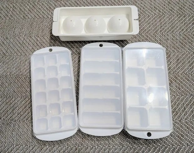 製氷皿のサイズ比較（撮影：grapeライフハック編集部）