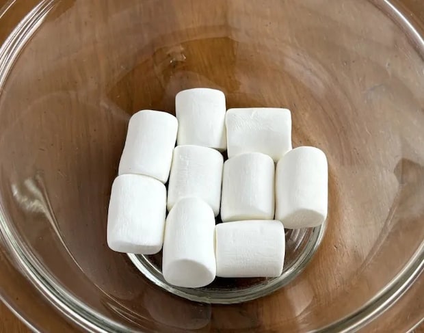 ボウルに入ったマシュマロ