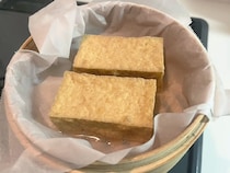 いつもの厚揚げ、こんなに変わる？　ひと口で「もう焼くのやめる！」