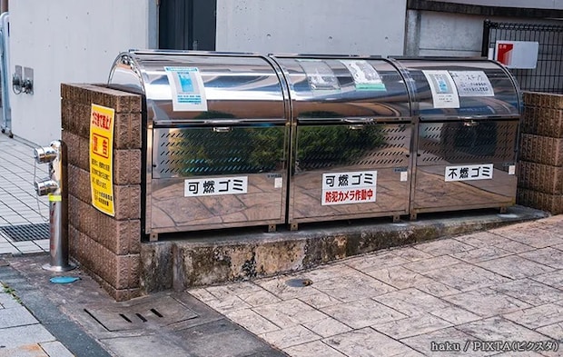 住民が使用する分別ゴミ出し場の写真
