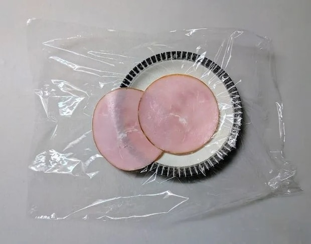 ハムを並べた様子（撮影：grapeフード編集部）