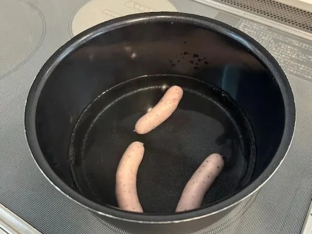 熱湯に入れて『10分』放置するだけ　ウインナーの調理テクに「コレは盲点」「めっちゃいい」