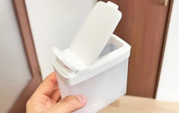 『ダイソー 揉んでほぐせる調味料ストッカー』の写真（撮影：キジカク）