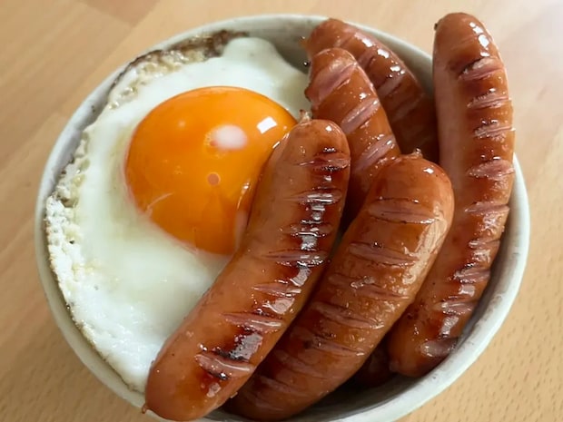 ウインナーにかけて焼くと？　簡単アレンジに「この発想はなかった」「ご飯が止まらない！」