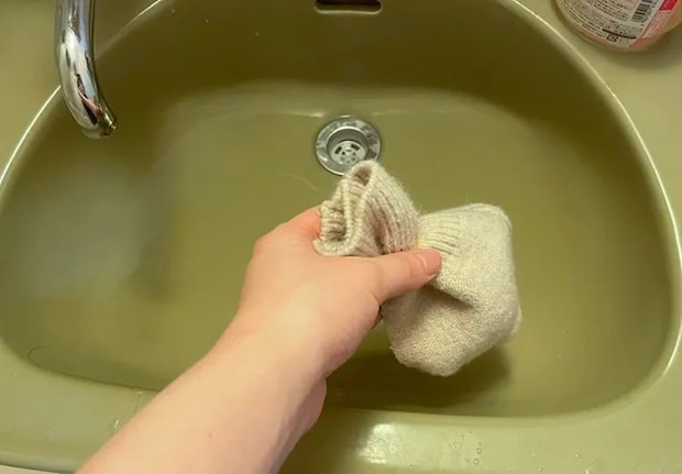 洗面台の掃除に使う写真（撮影：grapeライフハック編集部）