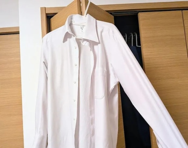 シャツをかけた様子（撮影：grapeライフハック編集部）