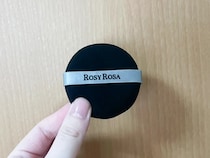 100均のマグネットフックでパフ置き場を作ってみると？　1か月試した結果