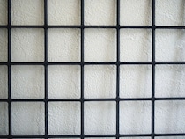 ワイヤーネットと結束バンドだけで？　手作り収納に「すごい」「目からウロコ」【DIY4選】