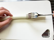 白髪ねぎが『1分』で作れる！　包丁で千切りしない時短技に「もう戻れない」