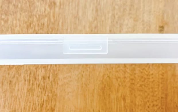 ケースを横から見た写真（撮影：エニママ）