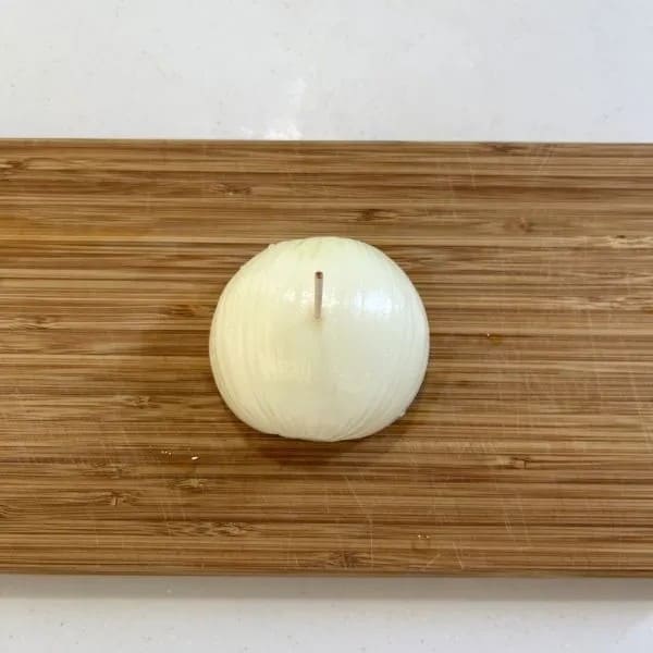 真ん中につまようじを刺した様子（撮影：grapeフード編集部）