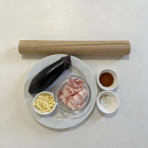 ナスドッグの材料（撮影：grapeフード編集部）