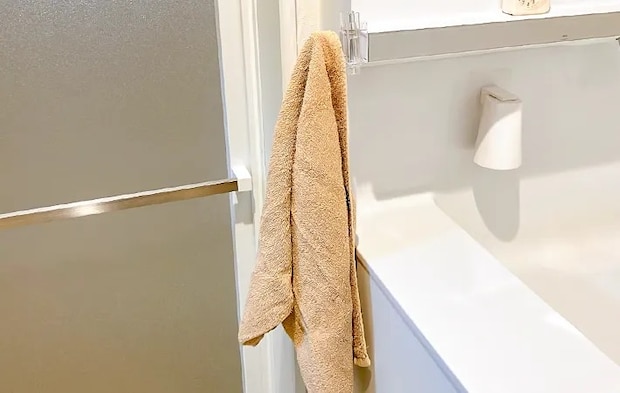 タオルを掛けた写真（撮影：エニママ）