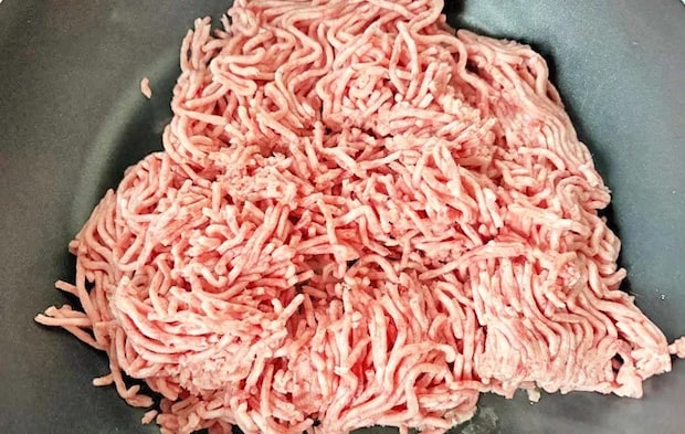 『卵とじそぼろ丼』を作る写真（撮影：エニママ）