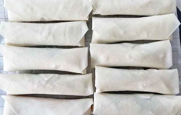 『ピーマン入り春巻き』を作る写真（撮影：エニママ）