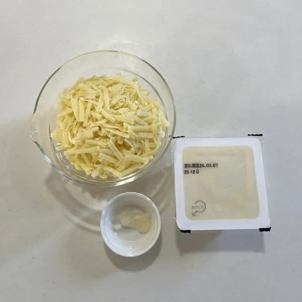 豆腐のチーズフォンデュの材料一式（撮影：grapeフード編集部）