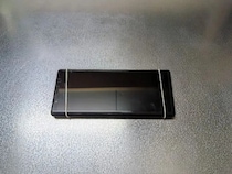 スマホの両端に輪ゴムを巻くと？　スマホの裏技に「もっと早く知りたかった」