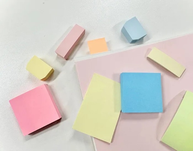 さまざまな大きさのふせん