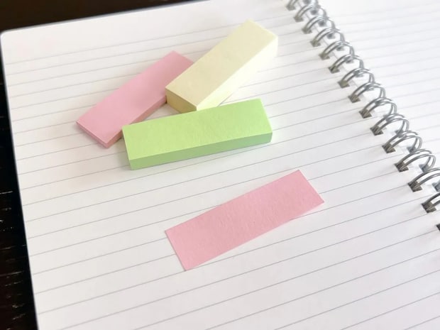 ふせんが丸まって貼りにくい原因は？　実は正しいはがし方があった【文房具の豆知識4選】