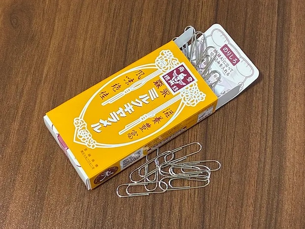 クリップを入れた『森永ミルクキャラメル』の空き箱の写真（撮影：grapeライフハック編集部）