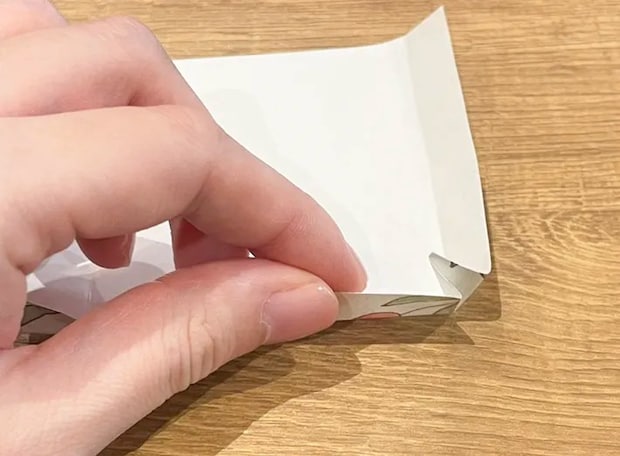 メモを折る写真（撮影：grapeライフハック編集部）